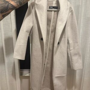 Zara Women's Elegant Cream Trench Coat